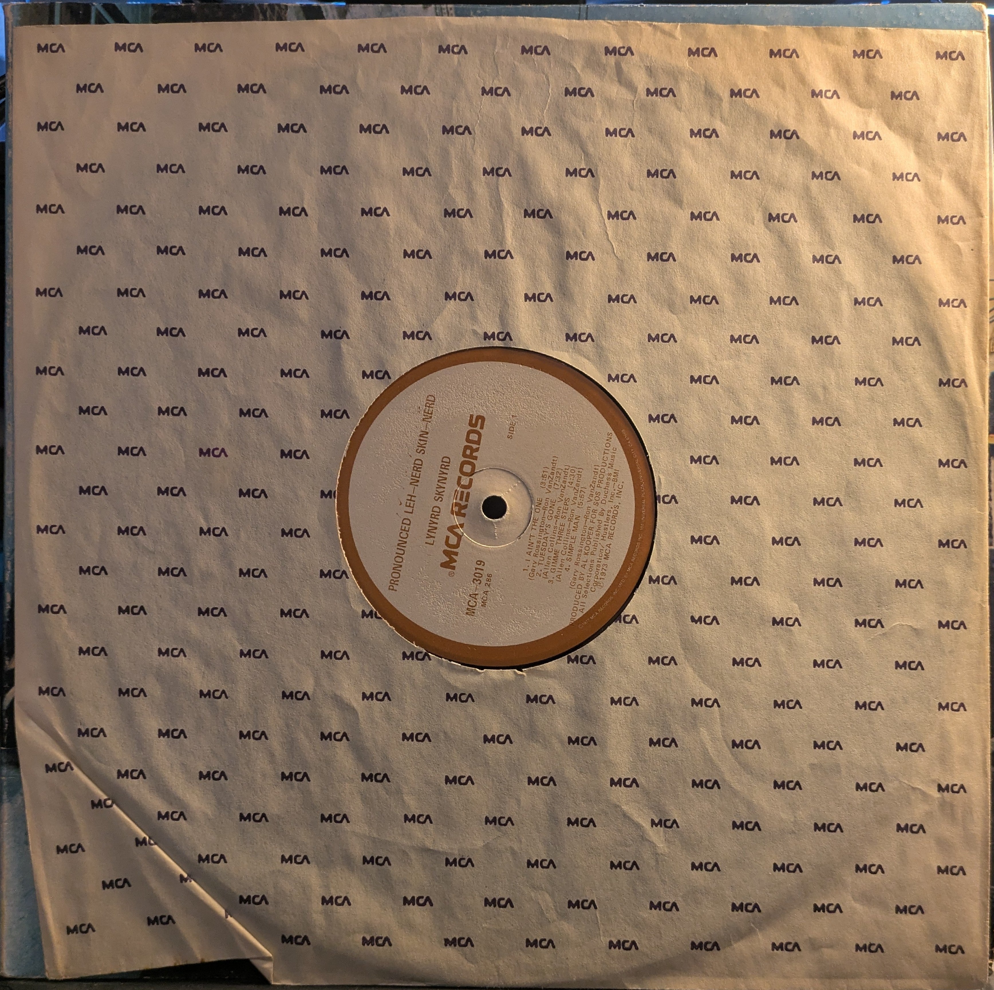 (Pronounced 'Lĕh-'nérd 'Skin-'nérd) (VINYL) | Very Good (VG) Very Good Plus (VG+) -T Vinyl Record